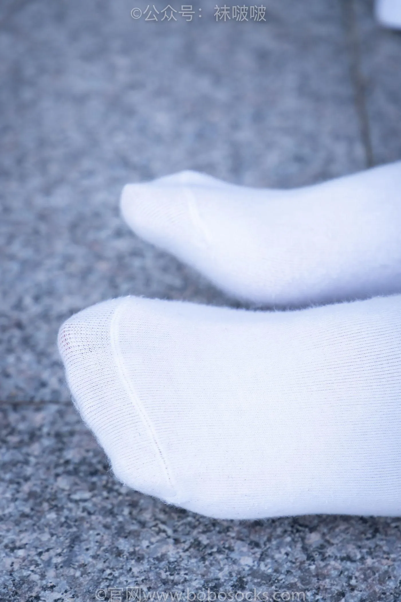 [BoBoSocks袜啵啵]NO.028 小米-运动鞋、白棉袜、裸足 [133P]插图2